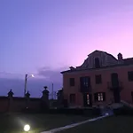 Cascina Palazzo Agroturismo *