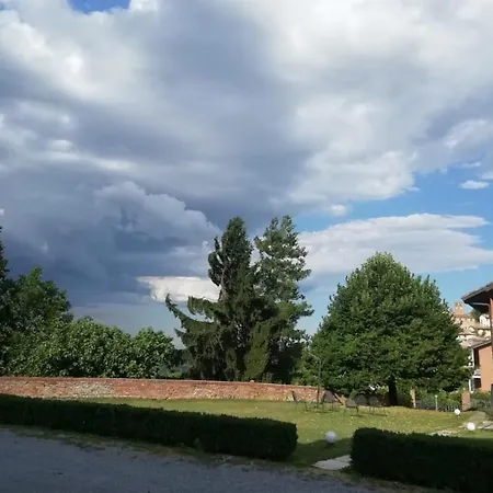 Cascina Palazzo مزرعة للإقامة Roddi