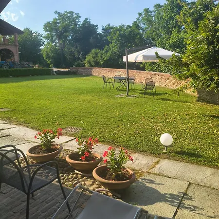 مزرعة للإقامة Cascina Palazzo *